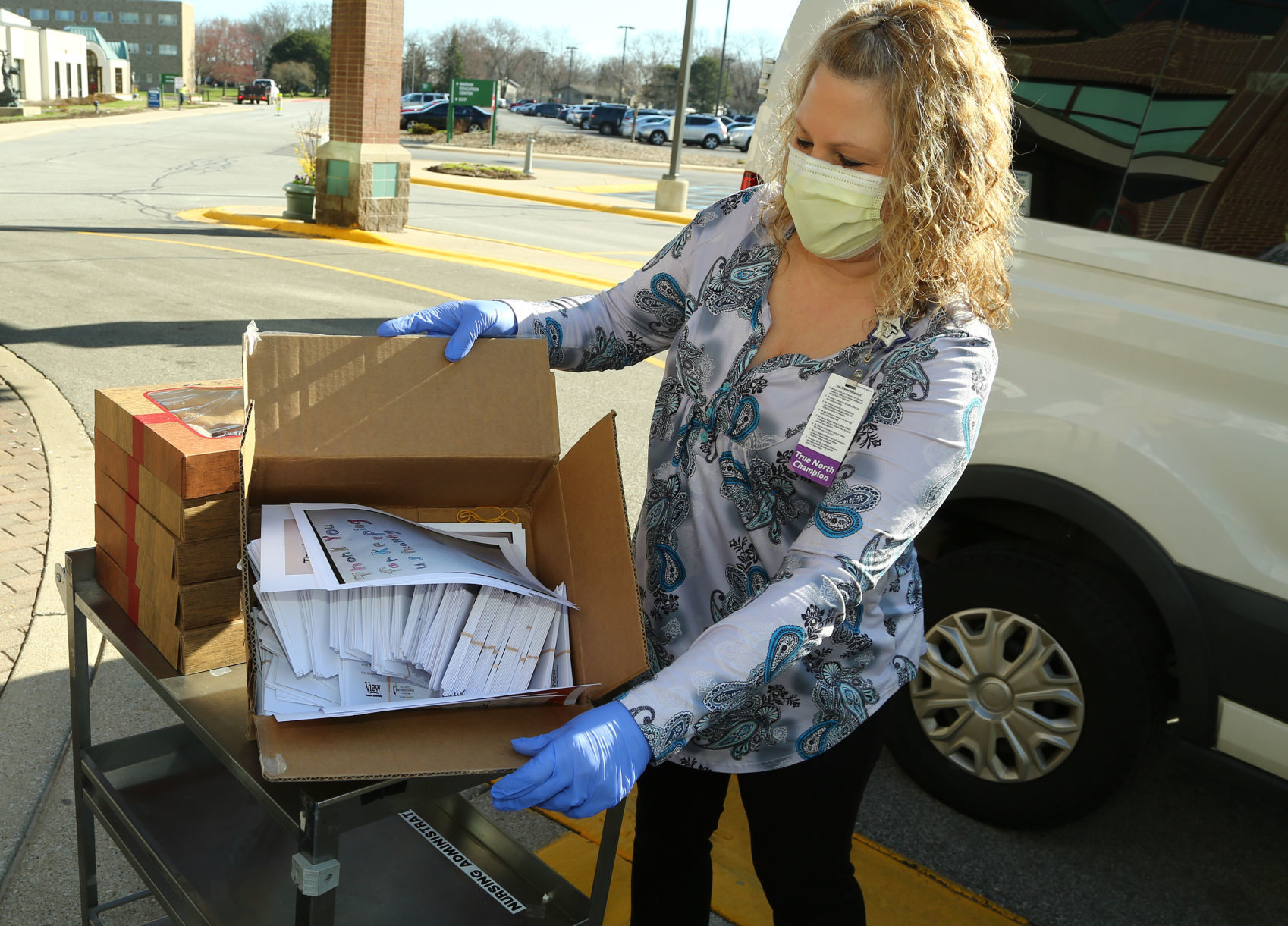 Pastor Mark Wilkins delivers doughnuts to Franciscan Health Crown Point